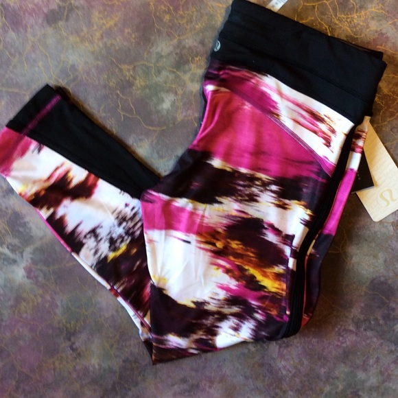 NWT ๐๐ Lululemon Pace Tight PGWB Pigment Wind - Picture 3 of 4